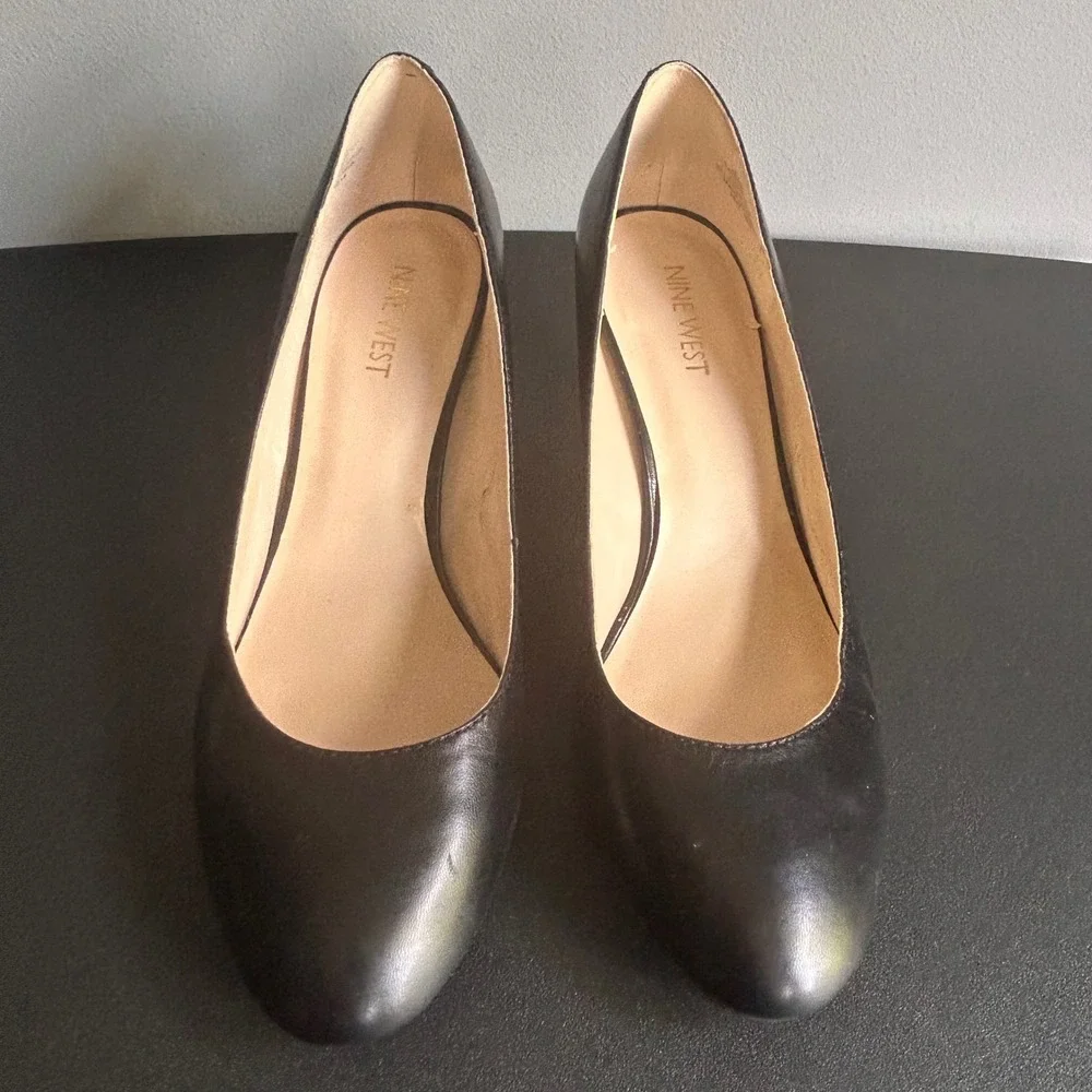 Nine West Wispy‎ Black Leather Wedge Pumps Almond Toe Shoes Womens 8.5 M NWISPY
